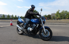 Motoros oktatás Honda CB400SF